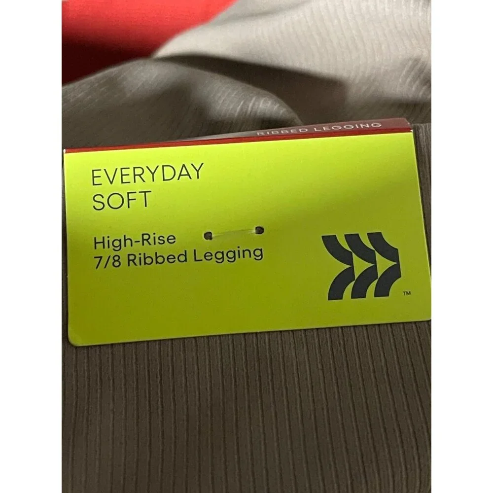 All In Motion Every Day Soft High Rise 7/8 Ribbed Legging Womens XS Light Brown